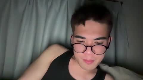 Snapshot of toshikaro0 chatting on 01/11/25, 06:01 Karo online show from 01/11/25, 06:01