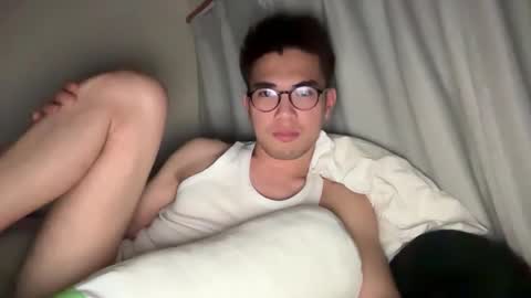 Snapshot of toshikaro0 chatting on 01/22/25, 05:49 Karo online show from 01/22/25, 05:49