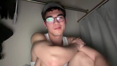 Snapshot of toshikaro0 chatting on 02/11/25, 05:29 Karo online show from 02/11/25, 05:29