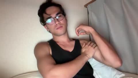 Snapshot of toshikaro0 chatting on 09/14/25, 05:56 Karo online show from 09/14/25, 05:56