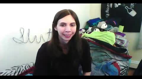 Snapshot of totalfuckingadorable chatting on 05/25/26, 04:07 Luna online show from 05/25/26, 04:07