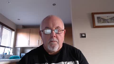 Snapshot of touchwood25 chatting on 05/14/26, 06:47 TOUCHWOOD25 online show from 05/14/26, 06:47