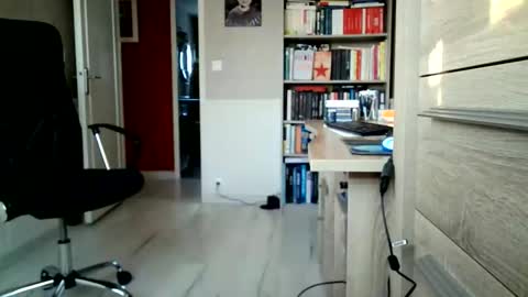 Snapshot of toutim6163 chatting on 11/20/25, 07:52 toutim6163 online show from 11/20/25, 07:52