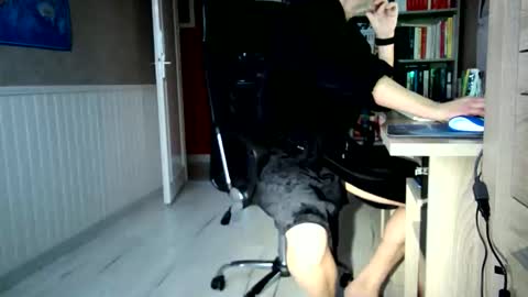 Snapshot of toutim6163 chatting on 11/26/25, 07:53 toutim6163 online show from 11/26/25, 07:53