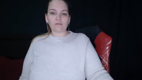 Snapshot of toxiclilly chatting on 06/17/26, 05:58 Lilly Miss Mistress Goddess Maam Queen Boss online show from 06/17/26, 05:58