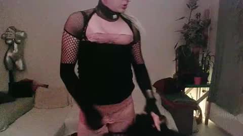 Snapshot of toyboybitchslut chatting on 02/10/26, 02:26 Patrizia online show from 02/10/26, 02:26