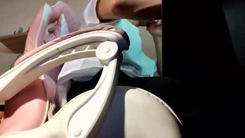 Snapshot of toyboysquirt chatting on 12/16/25, 10:53 toyboysquirt online show from 12/16/25, 10:53