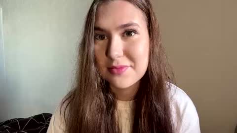 Snapshot of tracievanier chatting on 08/04/26, 07:22 Thea online show from 08/04/26, 07:22