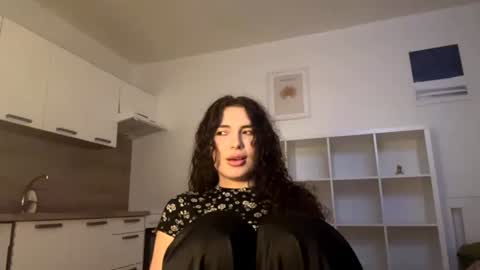 Snapshot of tracithetford chatting on 07/14/26, 06:24 Alex3 online show from 07/14/26, 06:24