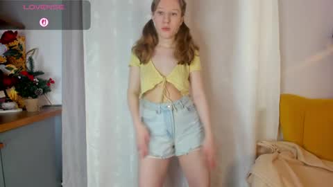 tracy_aww online show from 04/09/26, 07:25