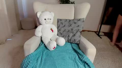 tracy_aww online show from 05/25/26, 07:47