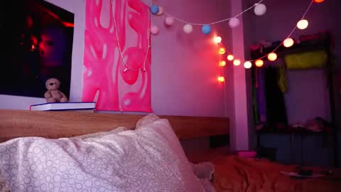 Snapshot of trans_ballerina chatting on 02/24/25, 09:52 trans ballerina online show from 02/24/25, 09:52