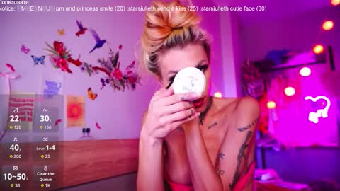 Snapshot of trans_ballerina chatting on 11/08/25, 11:43 trans ballerina online show from 11/08/25, 11:43