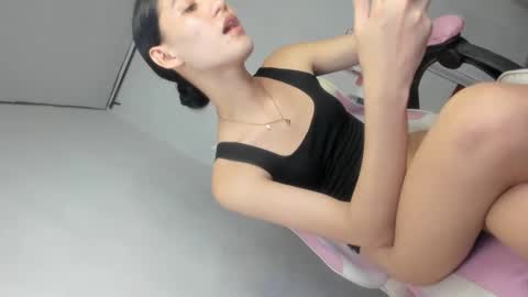 Rhiane online show from 11/17/25, 07:19