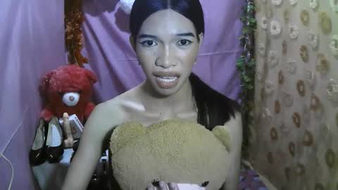 Snapshot of transgender21_petitecock chatting on 12/13/25, 08:04 supernatural trans online show from 12/13/25, 08:04