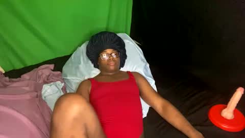 Snapshot of transgirl_omi chatting on 03/12/26, 05:46 TransDomme Omi online show from 03/12/26, 05:46