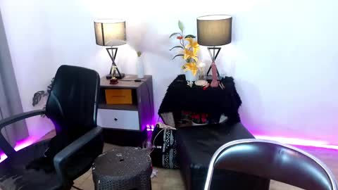 Selena the real cummer online show from 01/04/25, 03:17