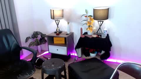 Selena the real cummer online show from 01/05/25, 03:13