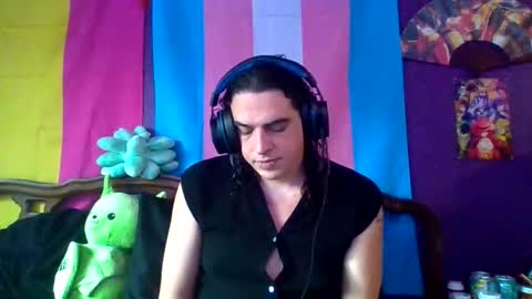 Snapshot of transgurlrobin chatting on 11/14/25, 10:51 Mugiwararobin1 online show from 11/14/25, 10:51