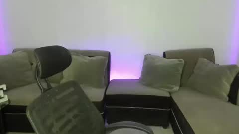 Sue online show from 02/25/25, 06:20