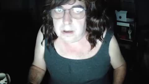 Snapshot of transmtfhello chatting on 11/18/25, 12:16 Peter online show from 11/18/25, 12:16