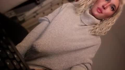 Snapshot of transnextdoor_ chatting on 11/02/25, 03:36 ALMIGHTY GODDESS VALENTINA online show from 11/02/25, 03:36