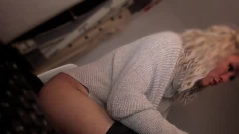 Snapshot of transnextdoor_ chatting on 11/04/25, 09:25 ALMIGHTY GODDESS VALENTINA online show from 11/04/25, 09:25