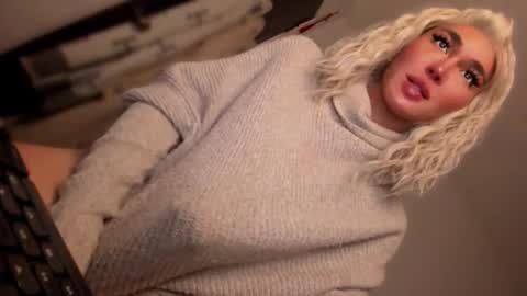 Snapshot of transnextdoor_ chatting on 11/13/25, 07:57 ALMIGHTY GODDESS VALENTINA online show from 11/13/25, 07:57