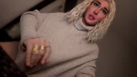 Snapshot of transnextdoor_ chatting on 11/14/25, 08:18 ALMIGHTY GODDESS VALENTINA online show from 11/14/25, 08:18