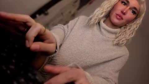 Snapshot of transnextdoor_ chatting on 11/17/25, 05:08 ALMIGHTY GODDESS VALENTINA online show from 11/17/25, 05:08