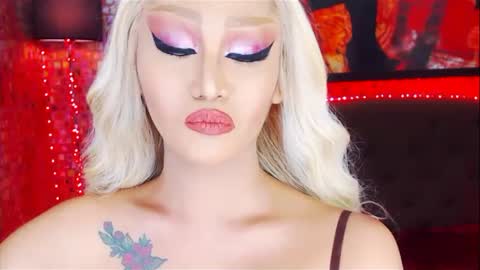 Snapshot of transplayfullolivia chatting on 03/12/25, 09:23 KYLIE BELLA TS online show from 03/12/25, 09:23