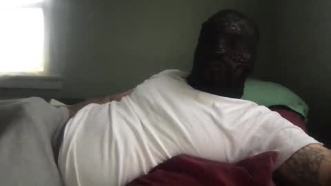 Snapshot of trapzaddy212 chatting on 02/11/25, 08:10 trapzaddy212 online show from 02/11/25, 08:10