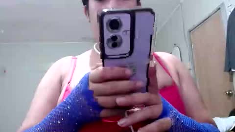 Snapshot of travelergirl chatting on 05/31/26, 05:53 travelergirl online show from 05/31/26, 05:53