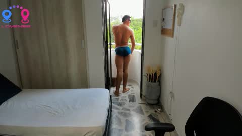 Snapshot of travis_bakerr chatting on 11/23/25, 09:25 travis bakerr online show from 11/23/25, 09:25