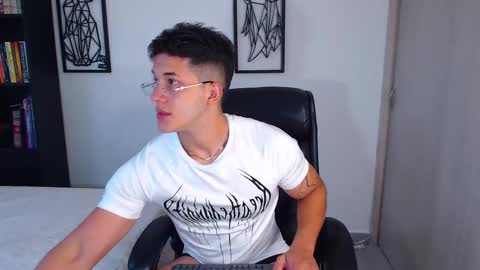 Snapshot of travis_joplinn chatting on 01/15/26, 10:35 travis joplin online show from 01/15/26, 10:35