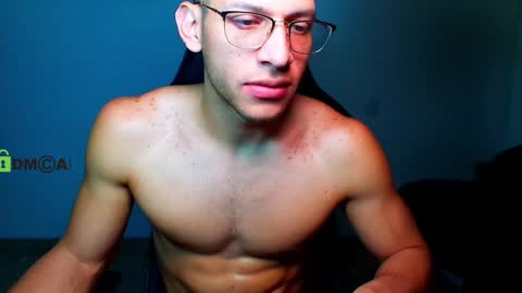 Snapshot of travisdiamonds chatting on 12/12/24, 01:10 TRAVIS. online show from 12/12/24, 01:10