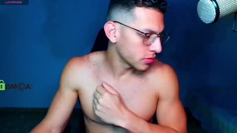 Snapshot of travisdiamonds chatting on 12/16/24, 12:04 TRAVIS. online show from 12/16/24, 12:04