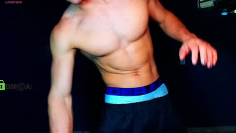 Snapshot of travisdiamonds chatting on 02/08/25, 10:08 TRAVIS. online show from 02/08/25, 10:08