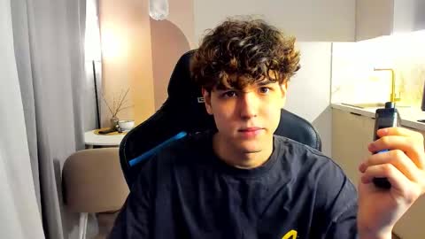 travisrivas online show from 11/09/25, 01:53