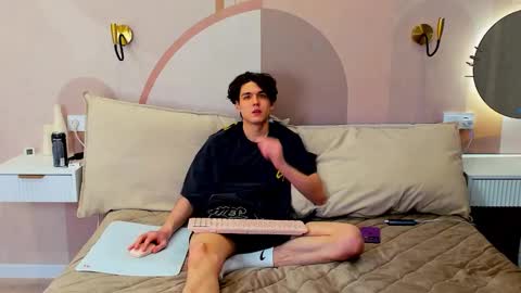 Snapshot of travisrivas chatting on 02/18/26, 02:57 travisrivas online show from 02/18/26, 02:57