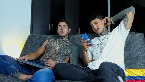 TRAV - INDEPENDENT MODEL online show from 12/30/24, 02:09