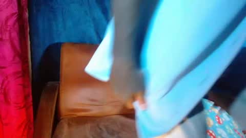 TRAV - INDEPENDENT MODEL online show from 02/05/25, 09:29