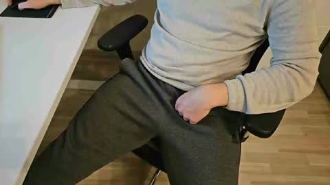 tree1989 online show from 12/29/24, 06:38