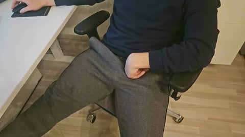 tree1989 online show from 01/04/25, 07:02