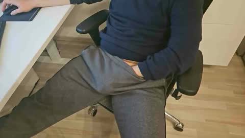 tree1989 online show from 01/04/25, 10:13