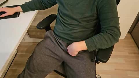 tree1989 online show from 01/12/25, 07:21