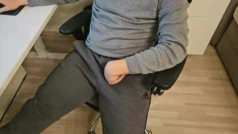 tree1989 online show from 02/06/25, 06:02