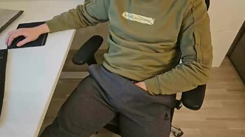 tree1989 online show from 02/13/25, 07:52