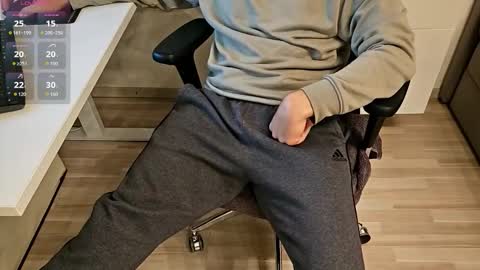 tree1989 online show from 09/30/25, 06:13