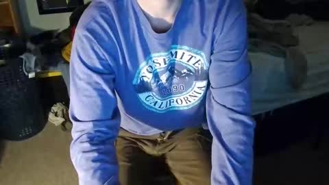 Snapshot of treehugger1710 chatting on 12/02/25, 01:44 treehugger1710 online show from 12/02/25, 01:44